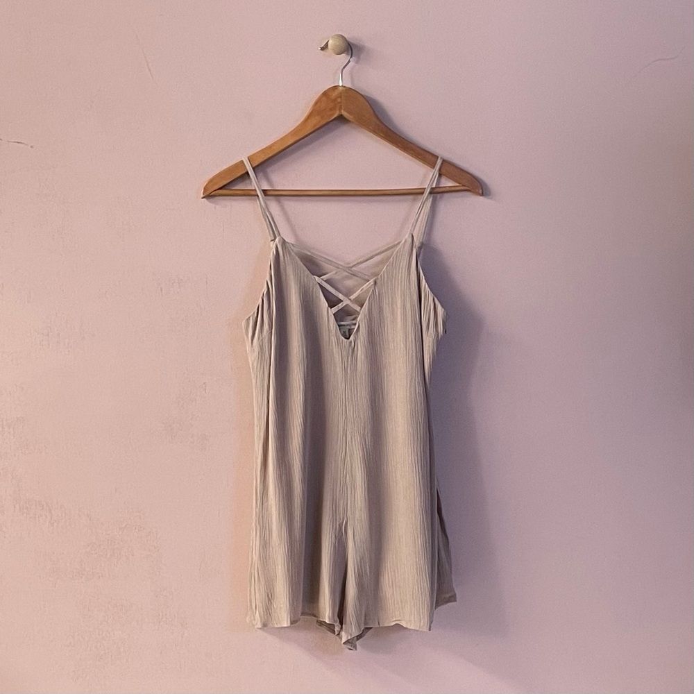 Irene’s Story Fashion On Earth Tannish Blush Romper Size M NWT